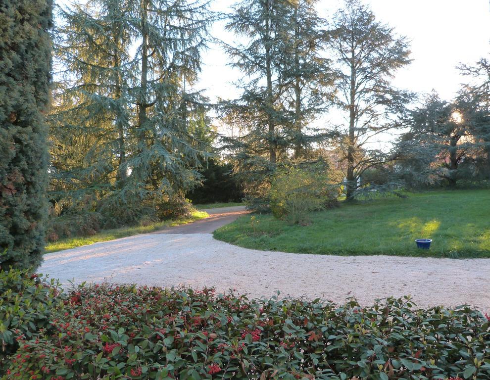 La Maison De Roussille Bed & Breakfast Francheville  Room photo